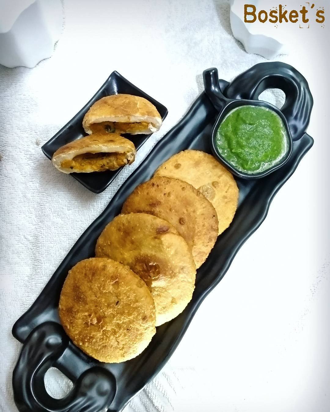 Mint Aaloo Khasta Kachori