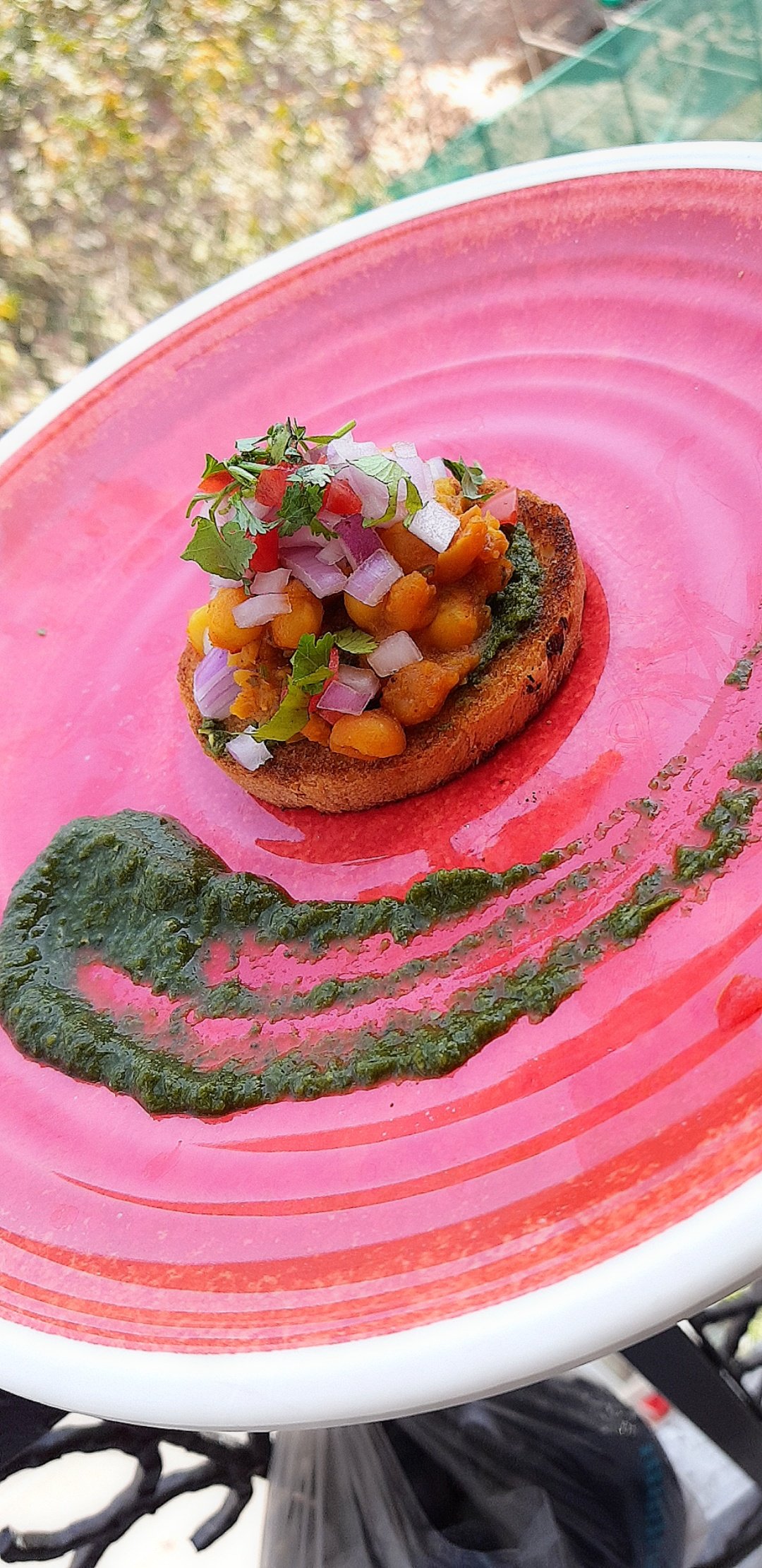 Garlic bread with matra topping