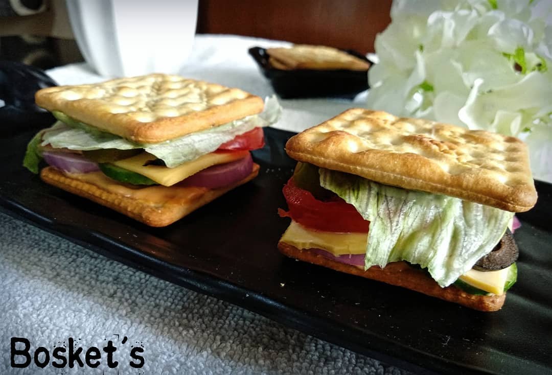 Mini Cracker Sandwich