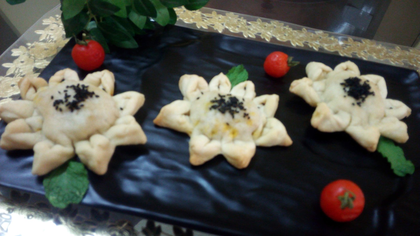 Healthy veggie baked flower samosa
