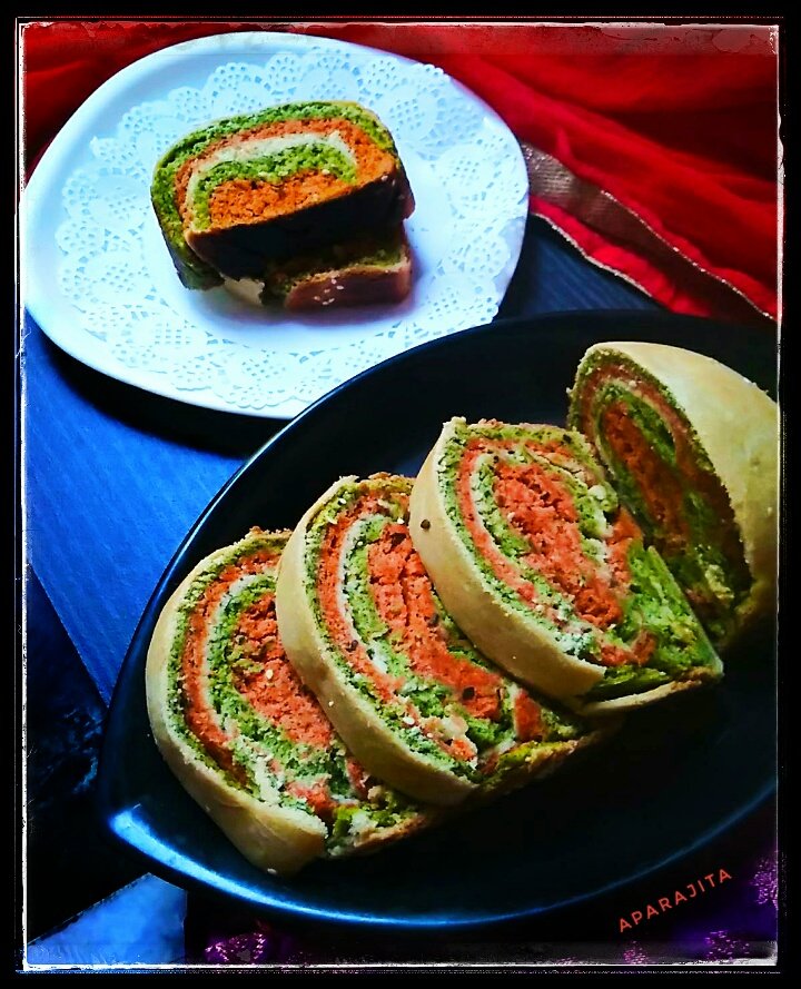 SPINACH TOMATO WHOLE WHEAT GARLIC LOAF
